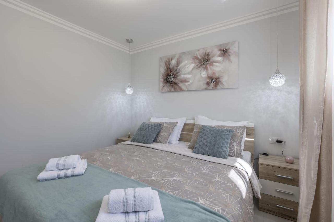Royal Rose Gold Apartment Vodice Ngoại thất bức ảnh